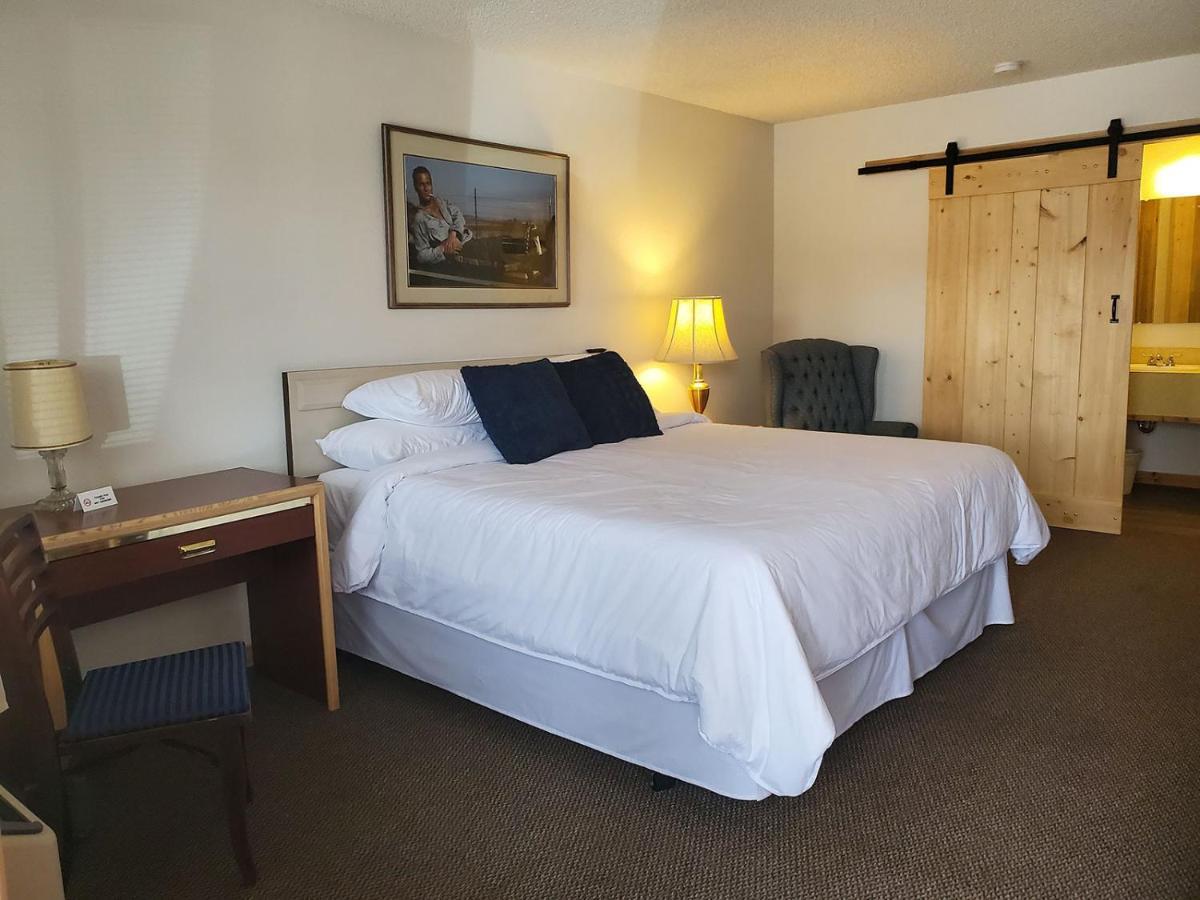 Warden Inn Deer Lodge Exteriér fotografie